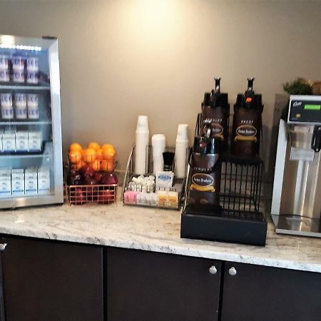 מלון Super 8 By Wyndham Valdosta Ga I-75 מראה חיצוני תמונה